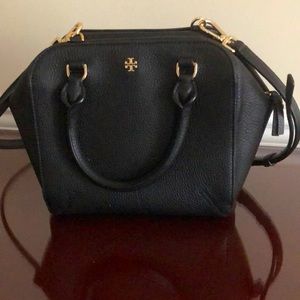 TORY BURCH
ROBINSON PEBBLED MINI SATCHEL
